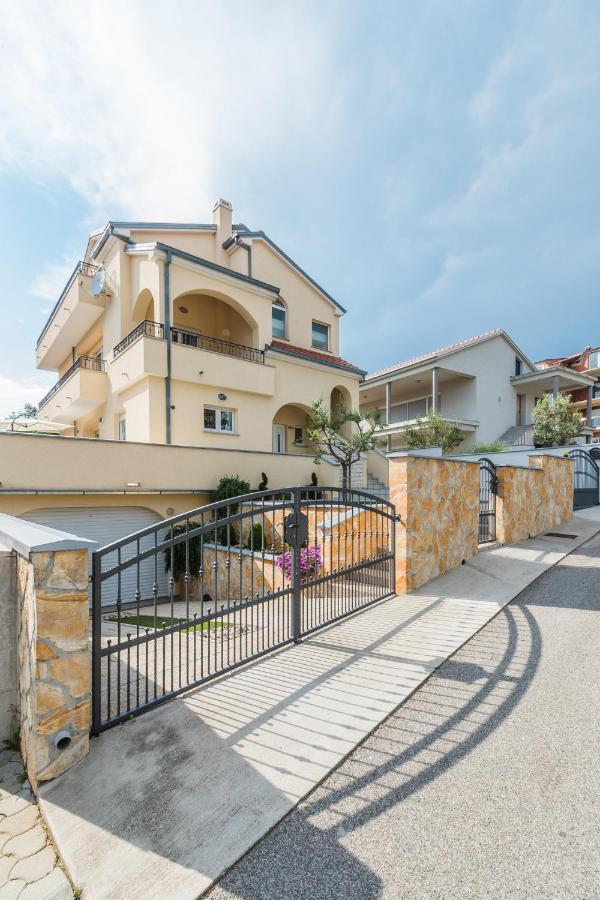Apartment Carpe Diem Цриквеница Экстерьер фото